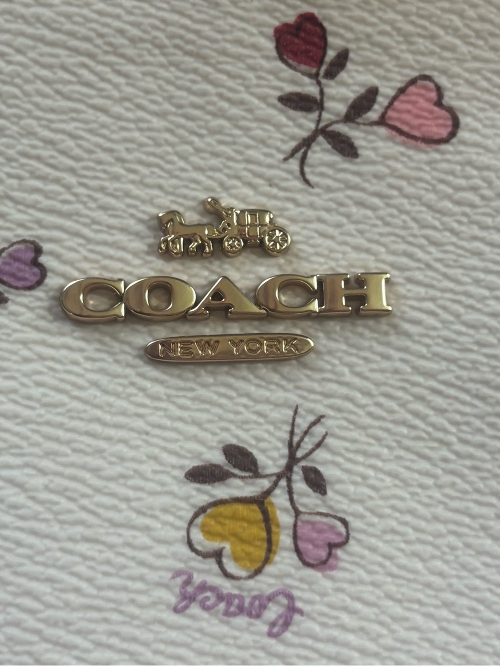 NWT Coach Fiona Tote Bag With Heart Print In Chalk Multi With Matching Wallet. - Picture 7 of 8